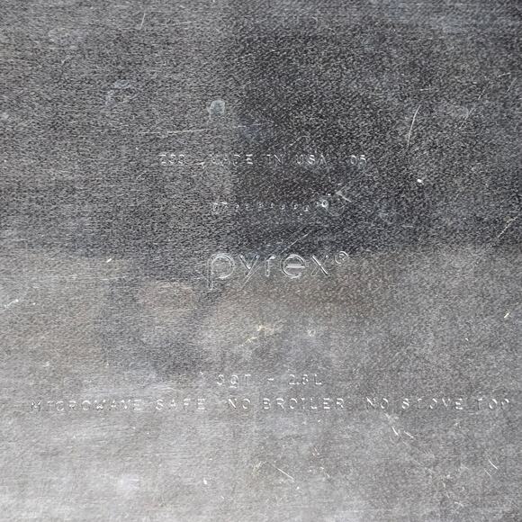 Pyrex 3 Quart Oblong Baking Dish + Metal Wicker Evergreen Tree Serve Ware Tray - Picture 8 of 10